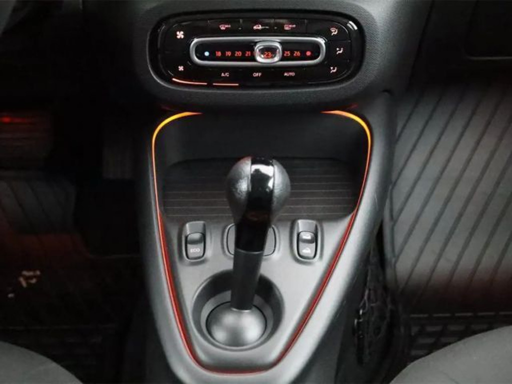 Smart EQ forfour