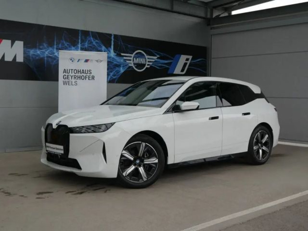 BMW iX xDrive45