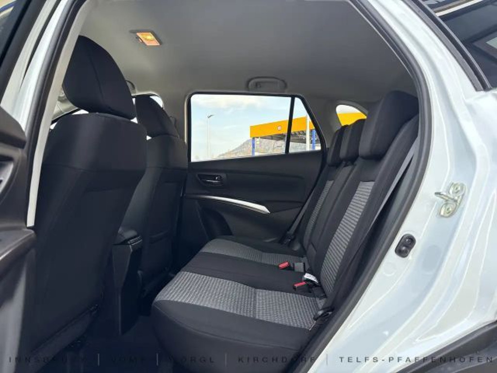 Suzuki S-Cross