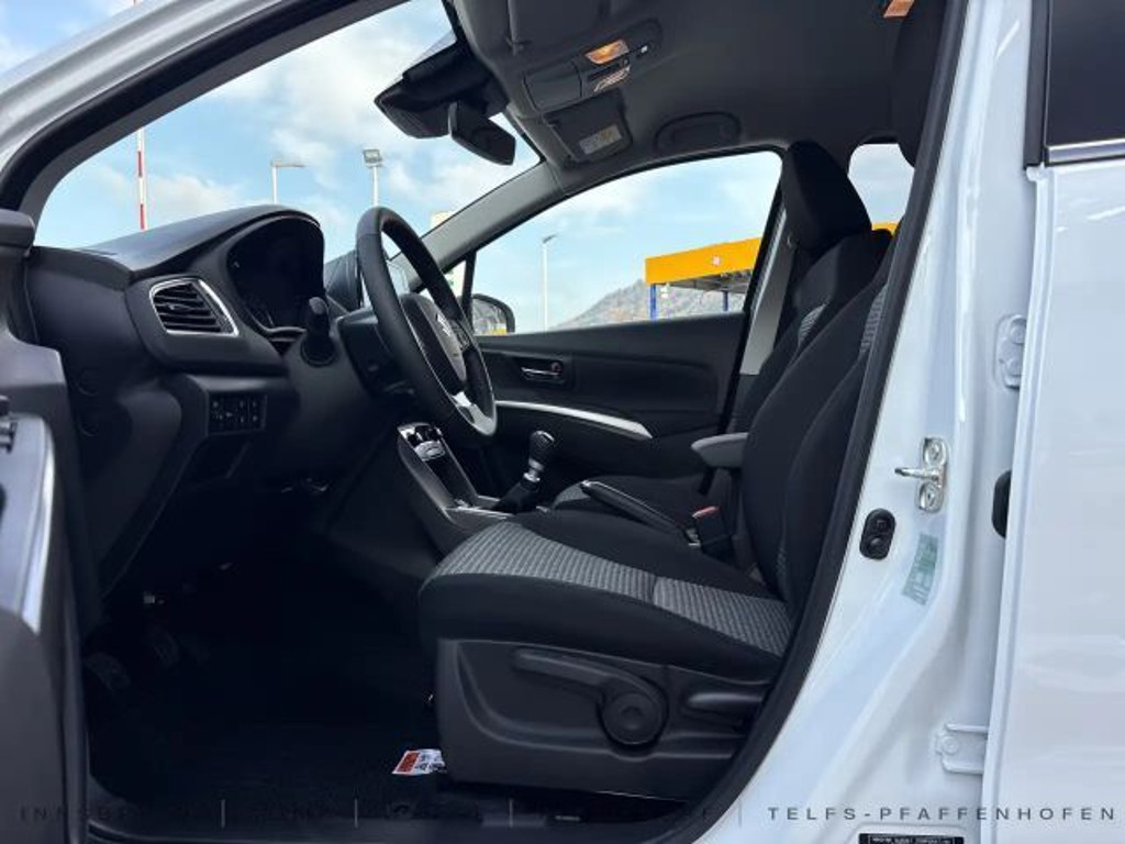 Suzuki S-Cross