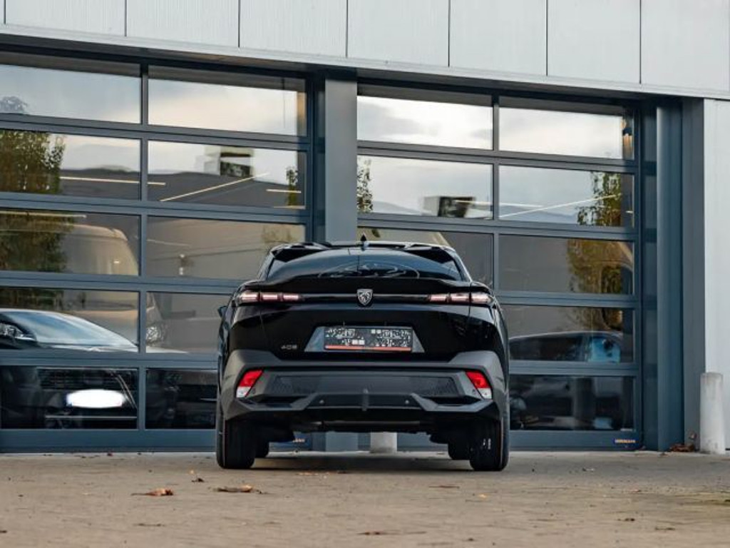 Peugeot 408