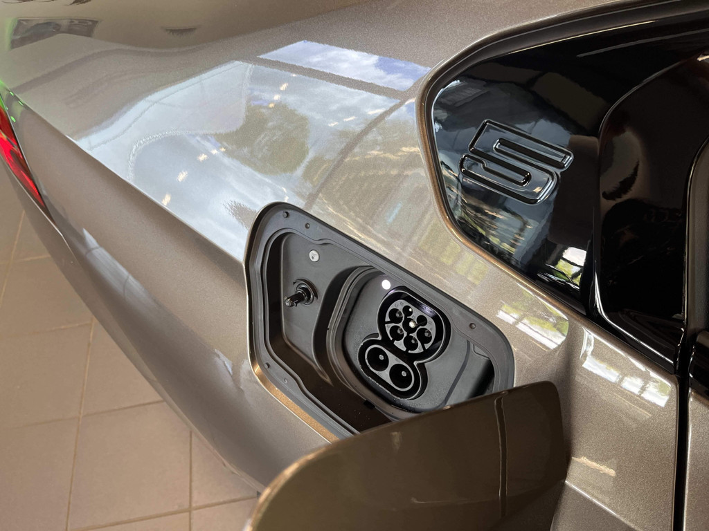 BMW i5
