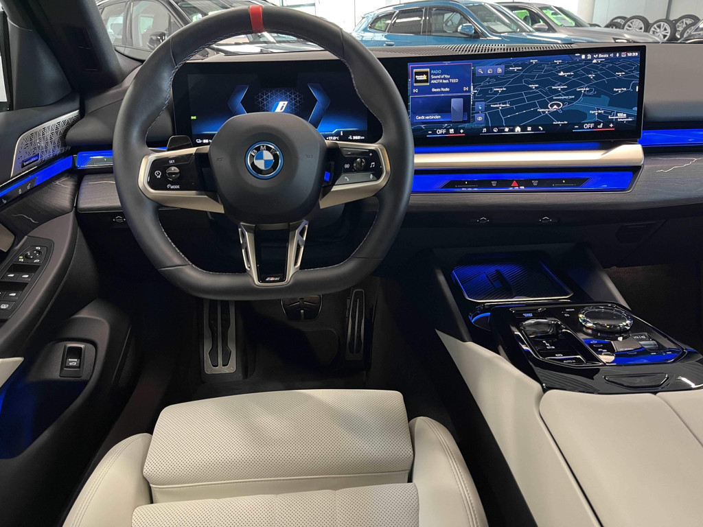 BMW i5