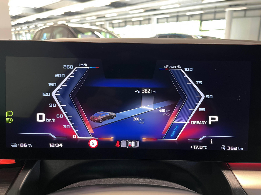 BMW i5