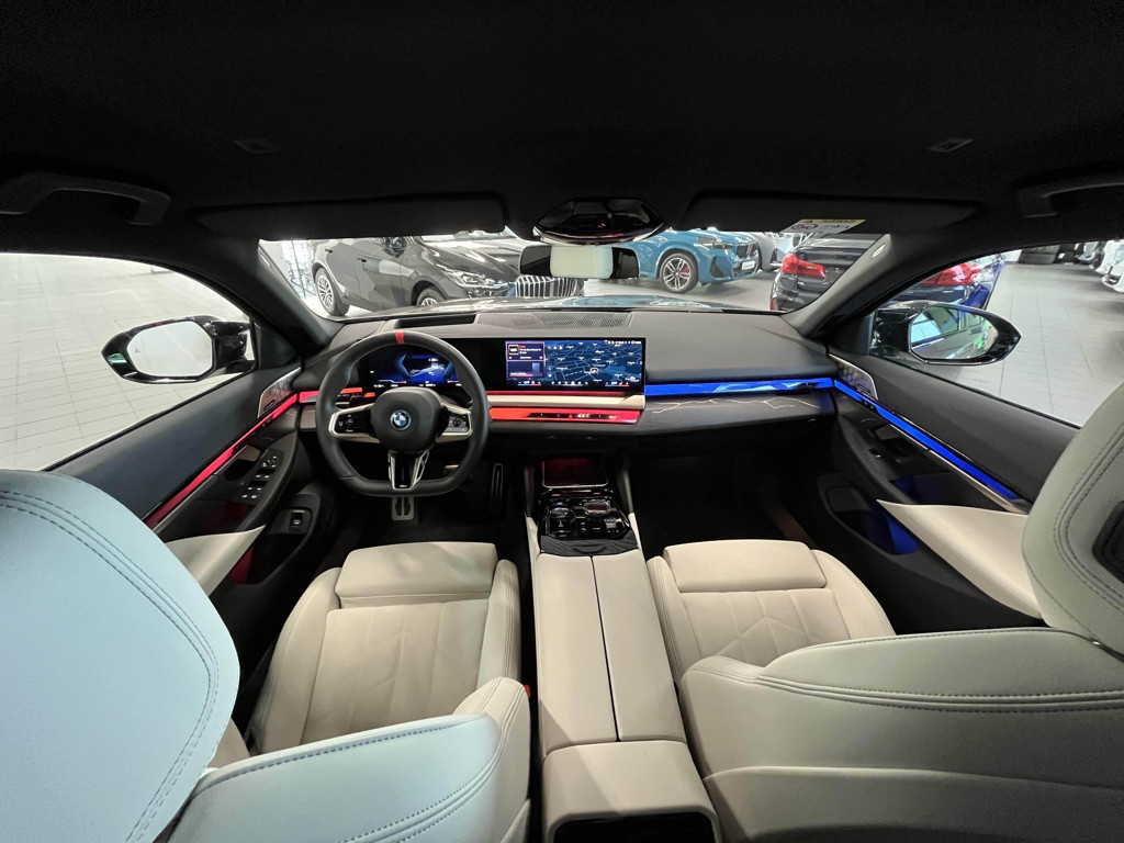 BMW i5