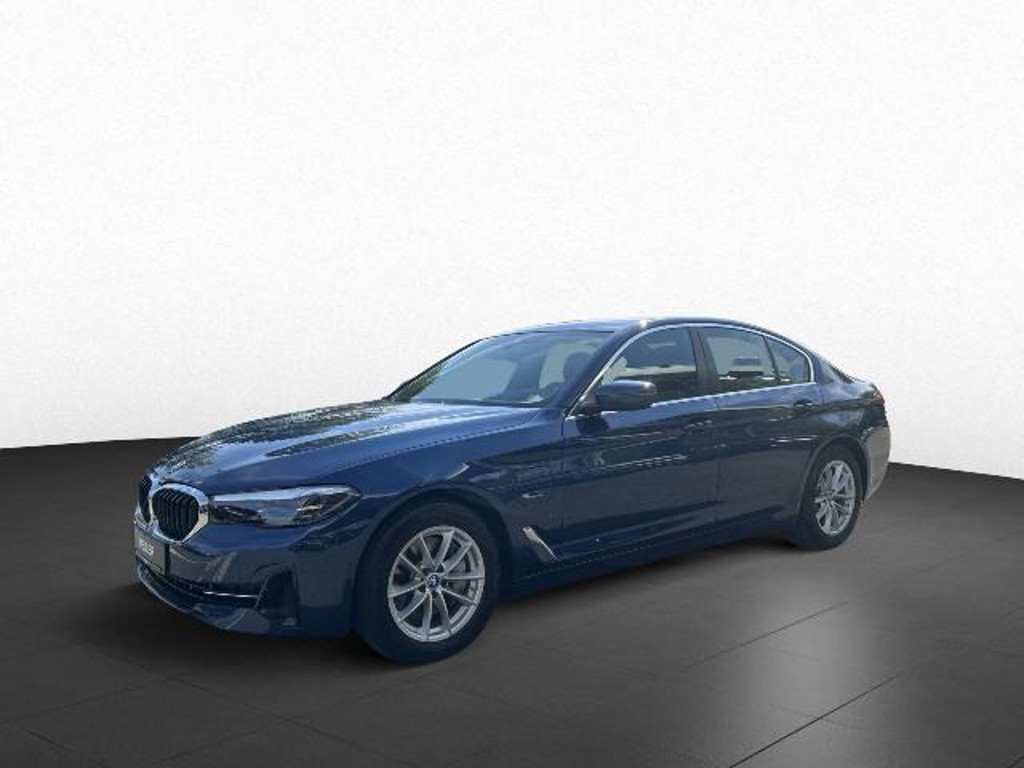 BMW 5 Serie 545 Luxury Line xDrive Sedan 545e