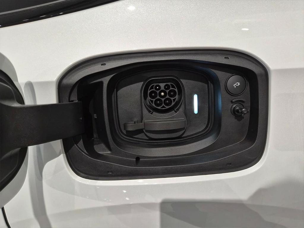 Volvo ES90