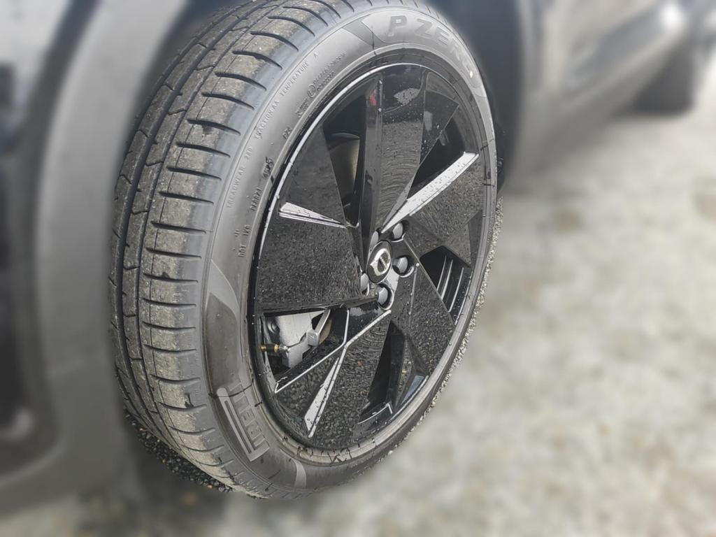 Volvo EX40