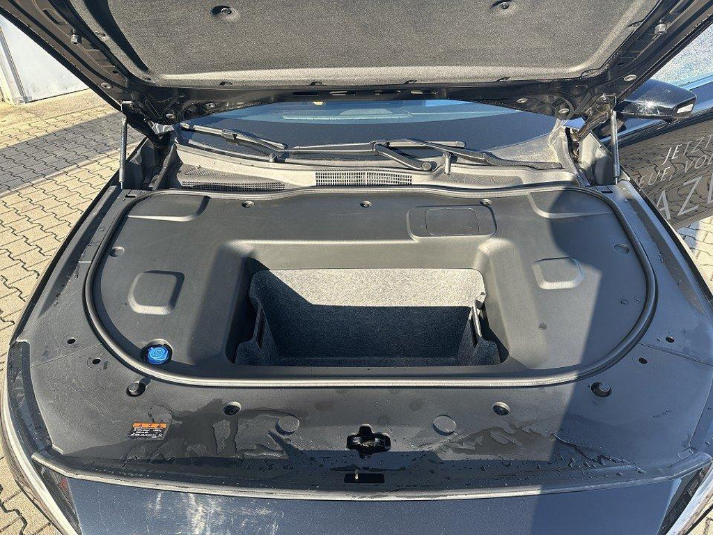 Mazda 6e