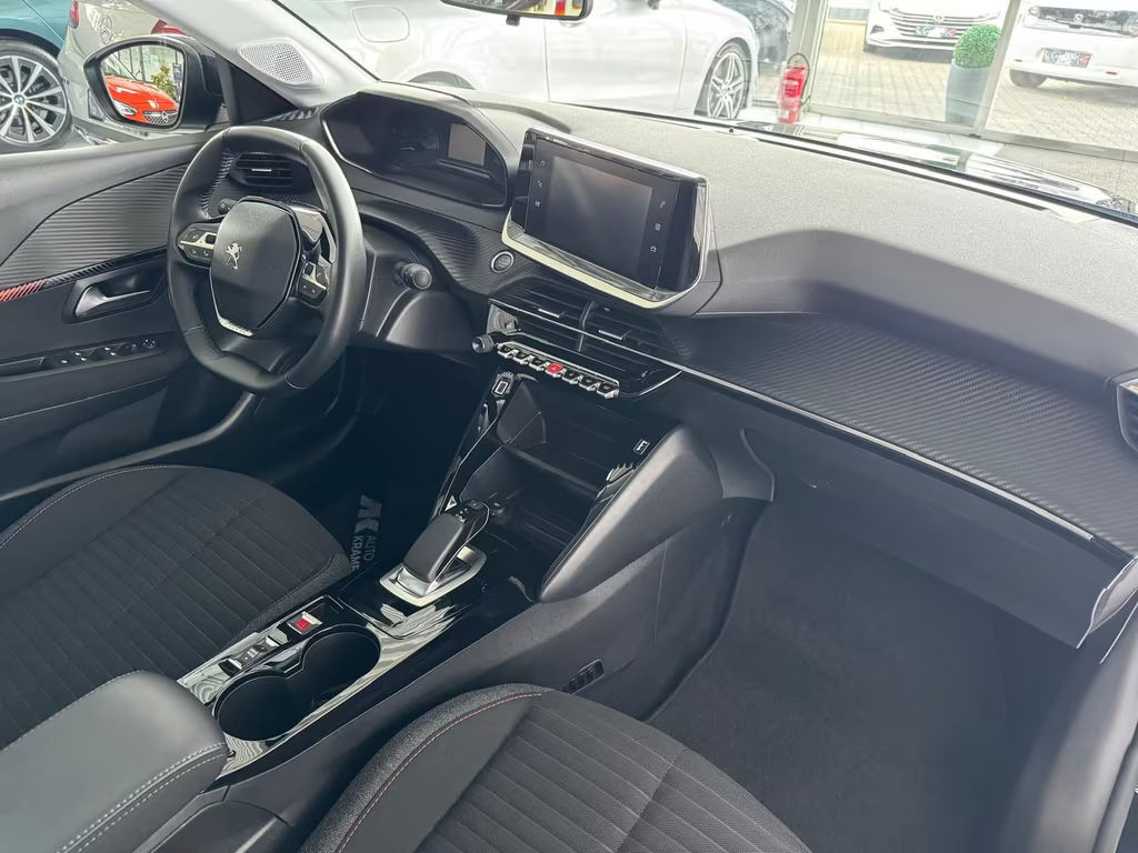 Peugeot e-208