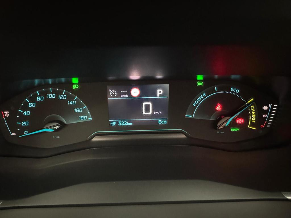 Peugeot e-208