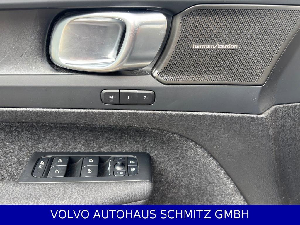 Volvo EX40