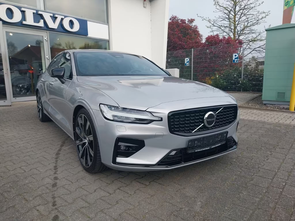 Volvo S60 AWD Ultimate Dark