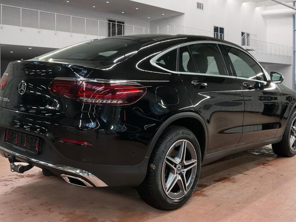 Mercedes-Benz GLC-Klasse GLC 300 AMG Line Coupé GLC 300 e
