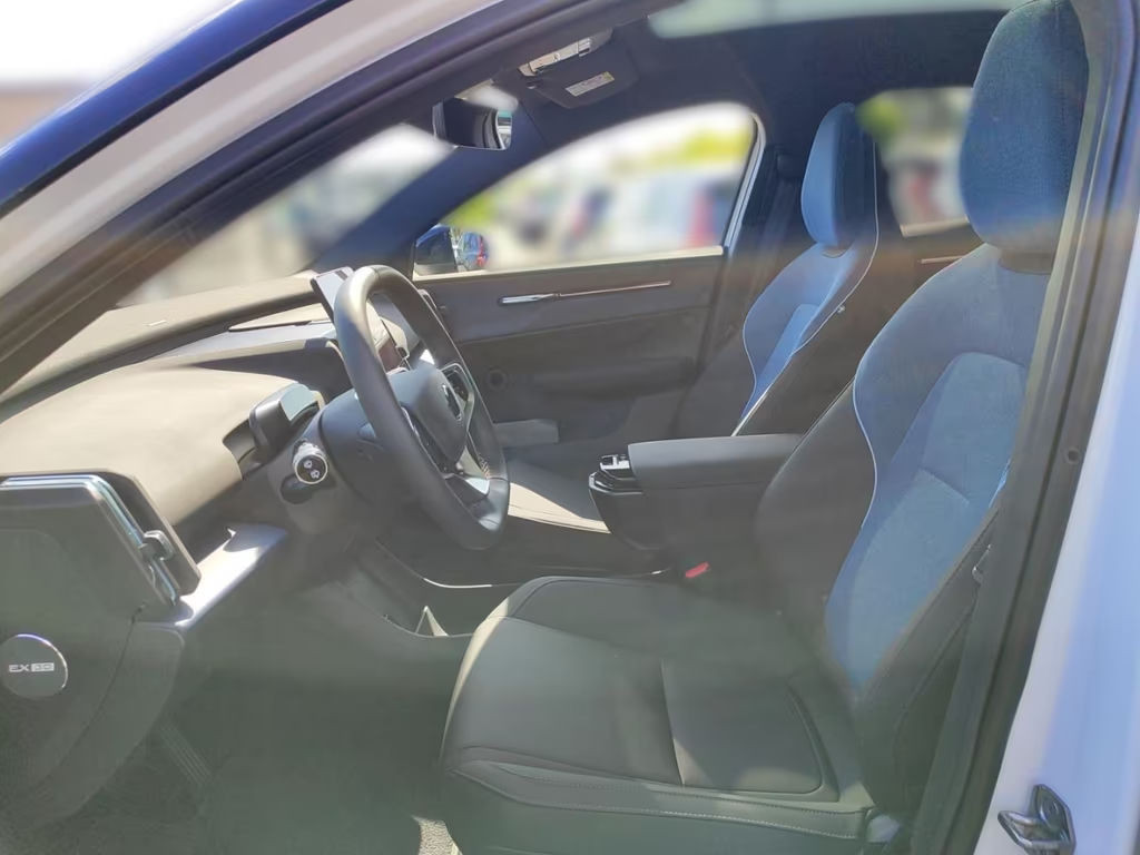 Volvo EX30