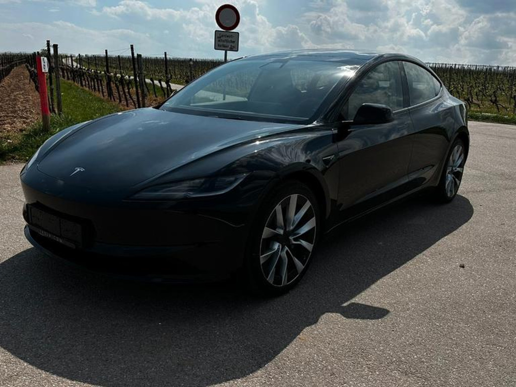 Tesla Model 3 Long Range Dual Motor AWD