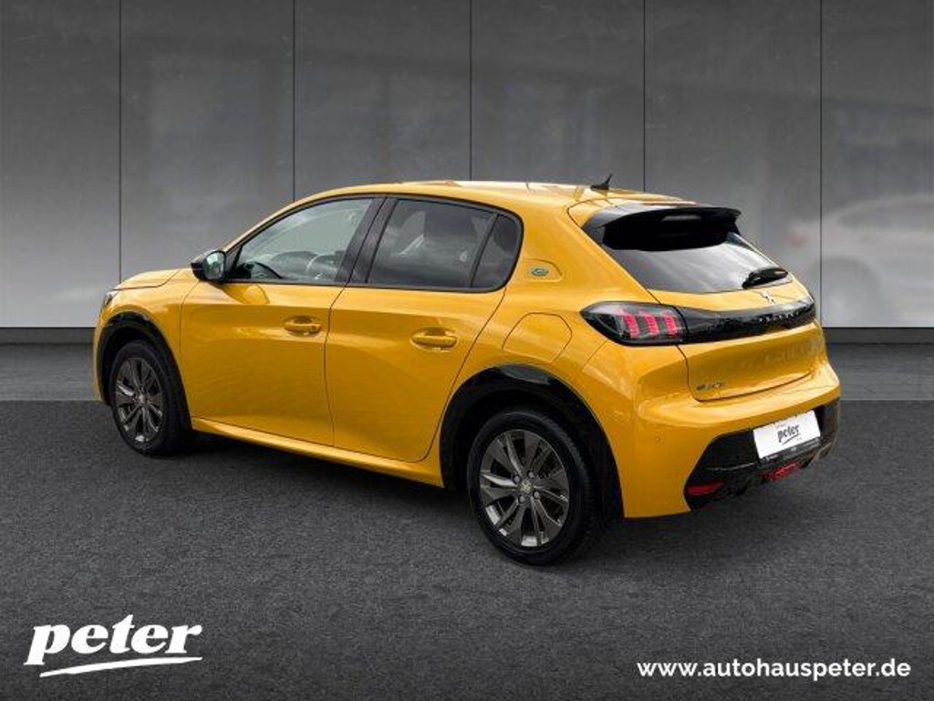 Peugeot e-208