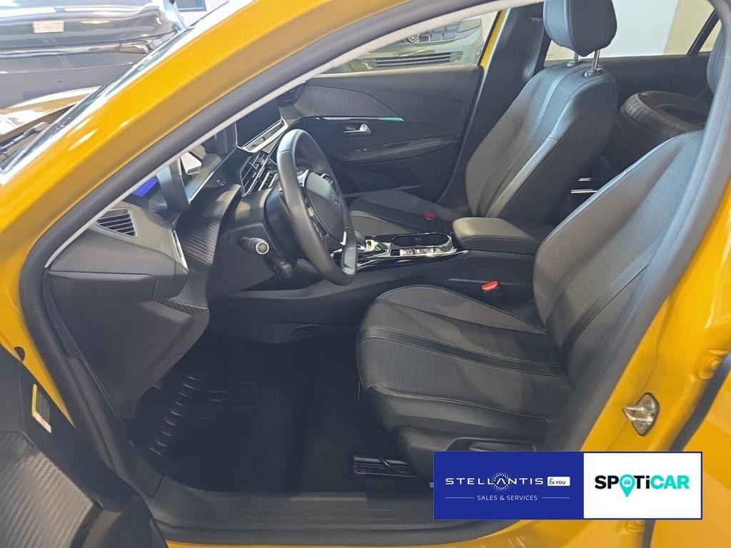 Peugeot e-208