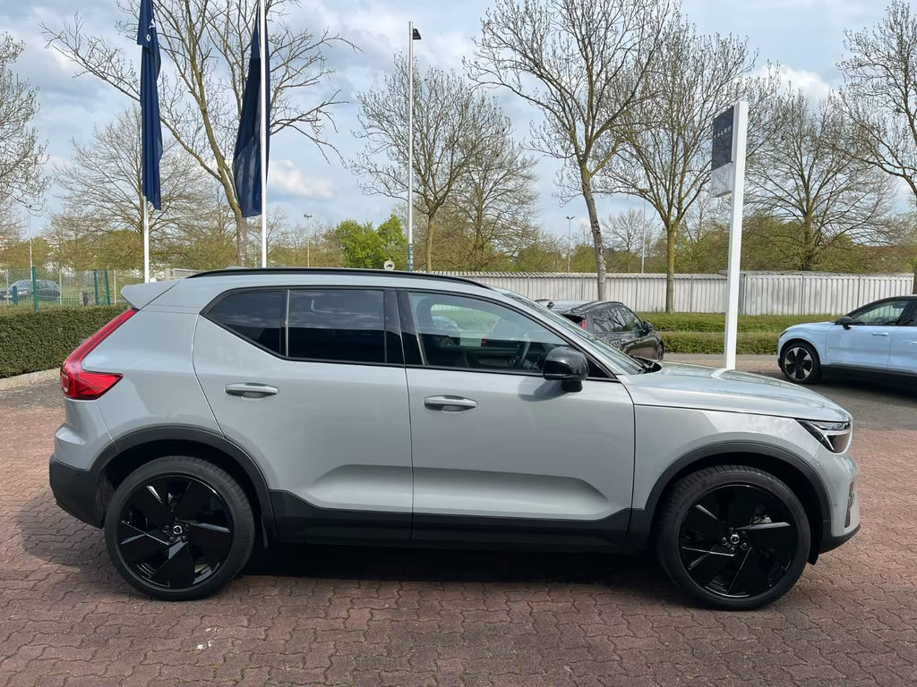Volvo EX40