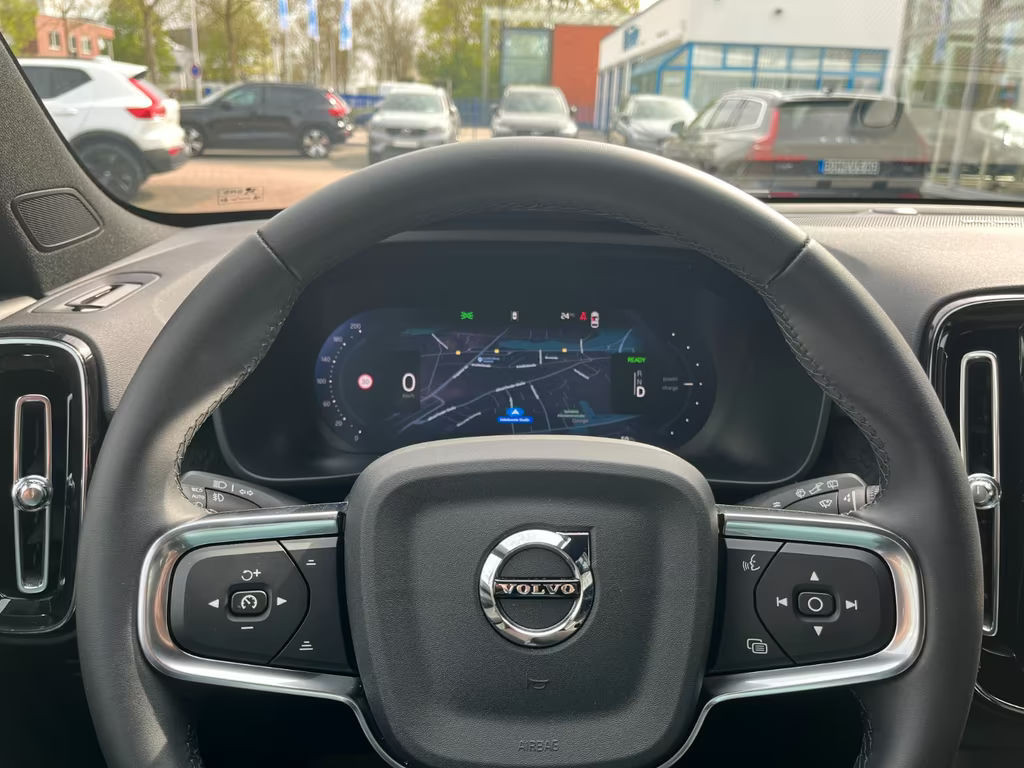 Volvo EX40