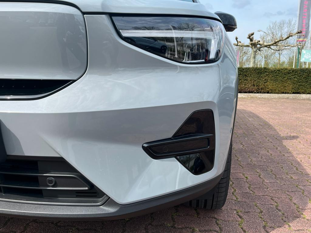 Volvo EX40