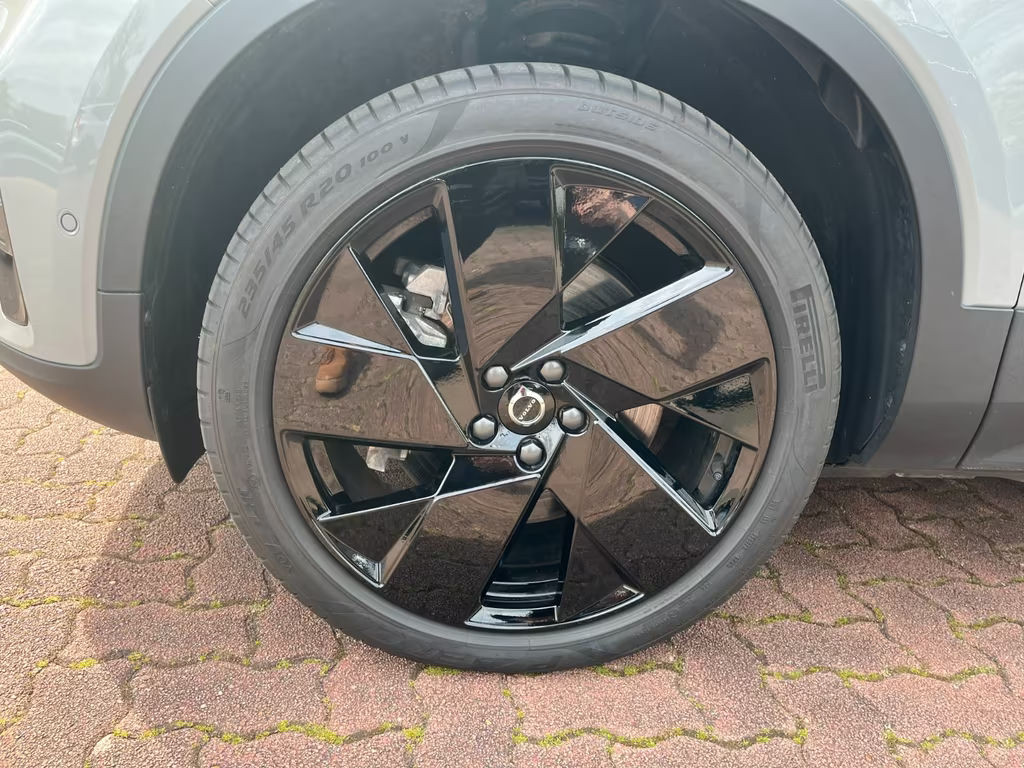 Volvo EX40