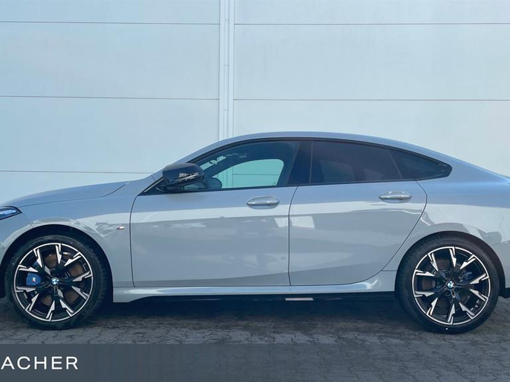 BMW M235