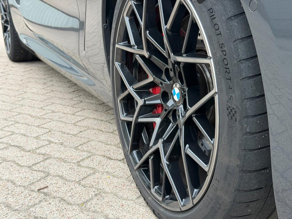 BMW M8