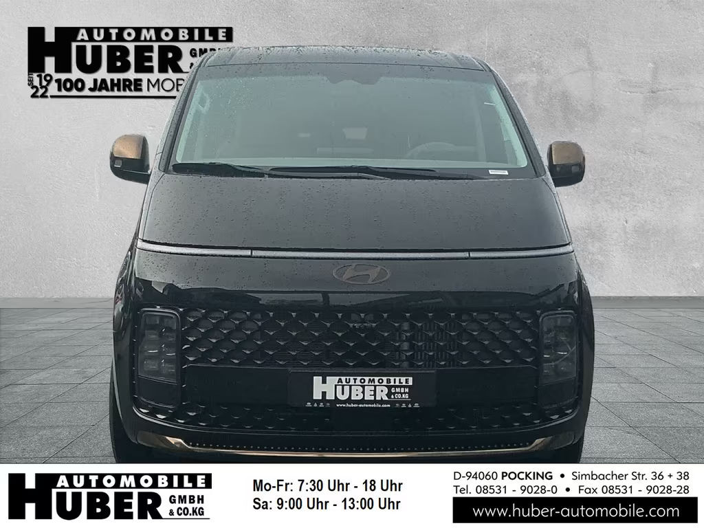 Hyundai Staria Signature