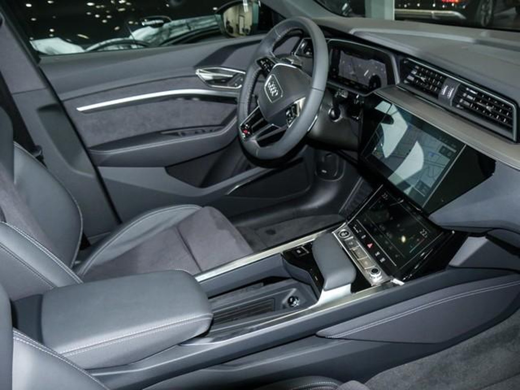 Audi Q8 e-tron Quattro S-Line 50