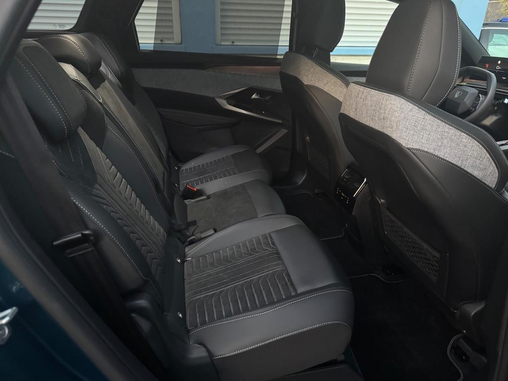 Peugeot E-5008