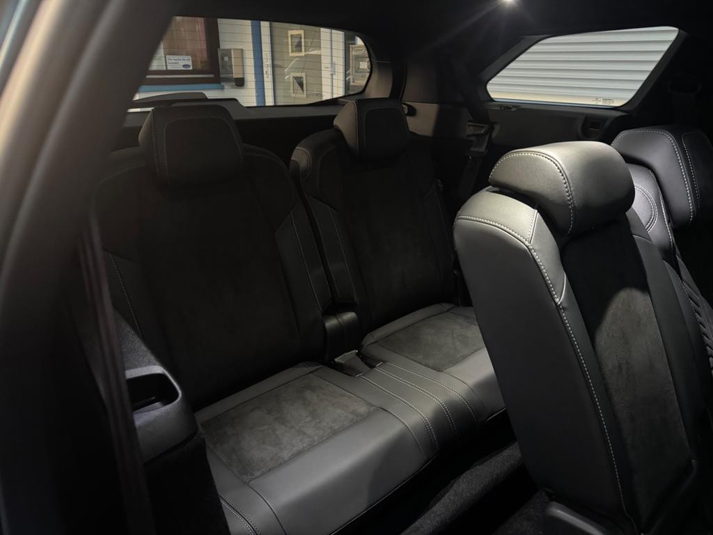 Peugeot E-5008