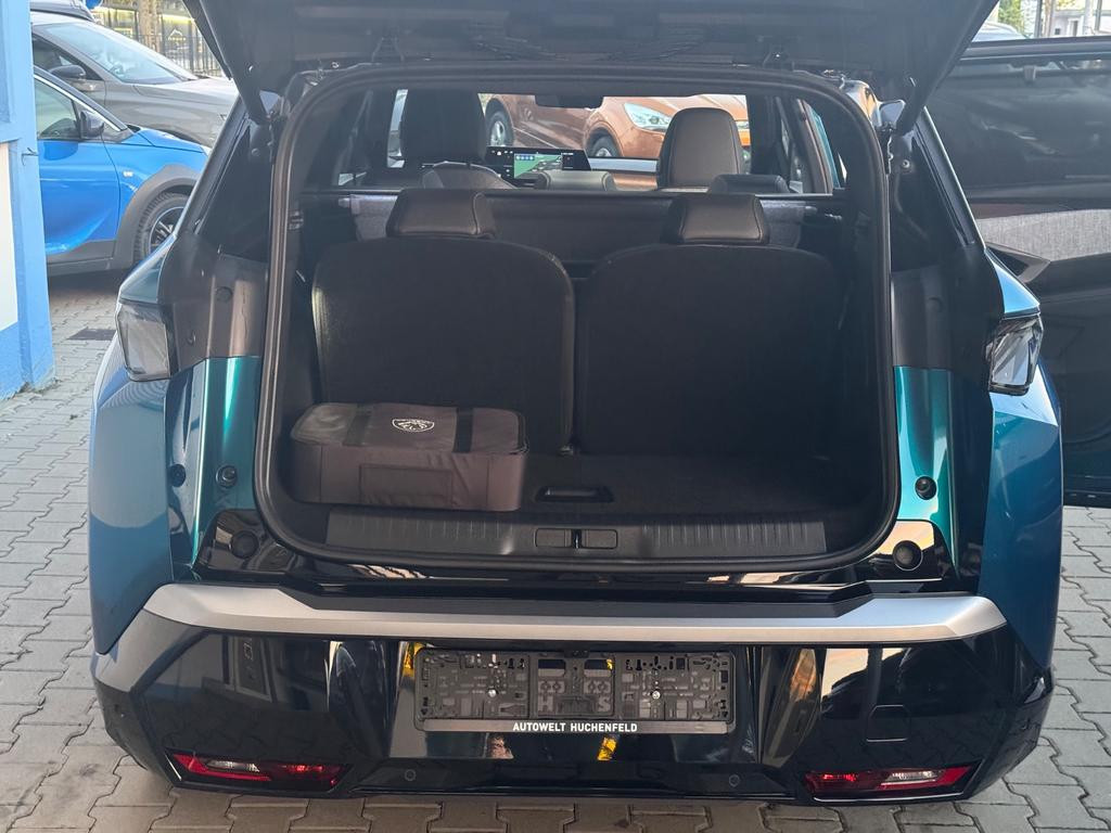 Peugeot E-5008