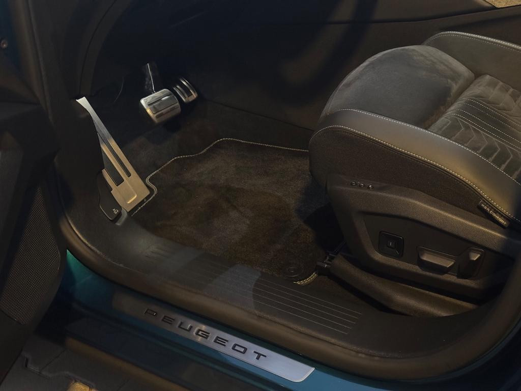 Peugeot E-5008