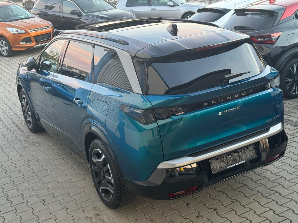 Peugeot E-5008