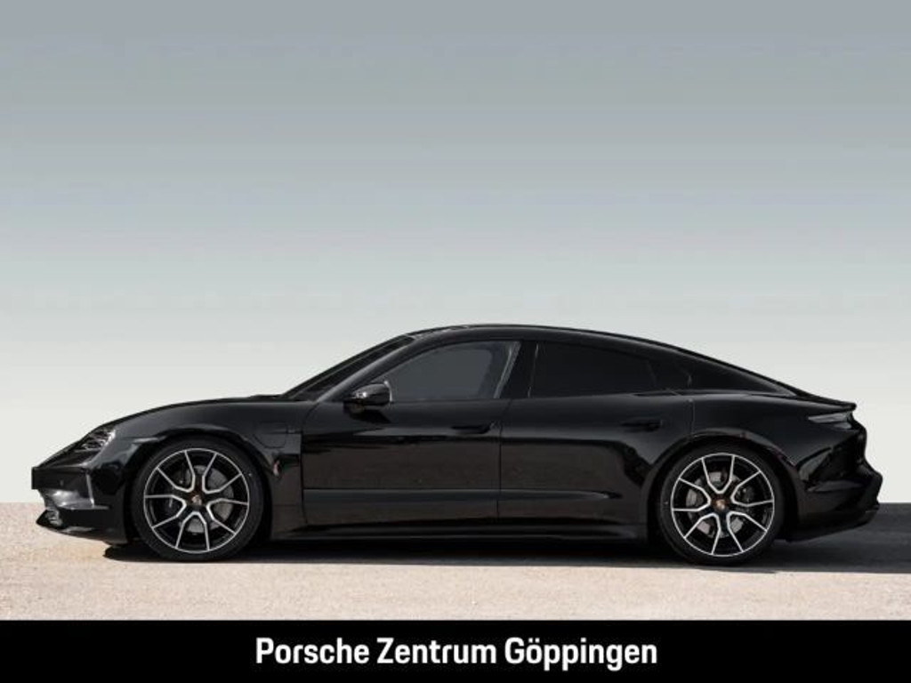 Porsche Taycan Black Edition 4