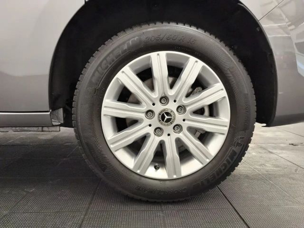 Mercedes-Benz T 180
