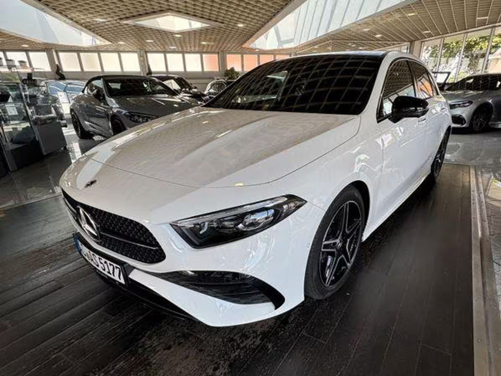 Mercedes-Benz A-Klasse A 200 AMG Line A 200 d