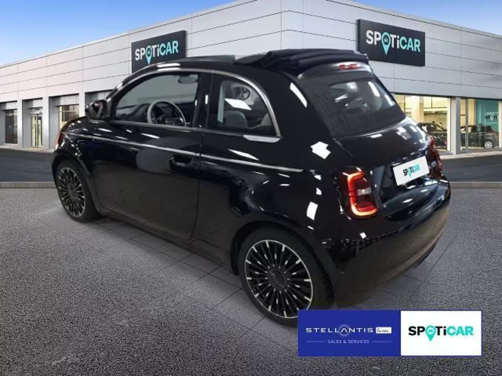 Fiat 500e La Prima