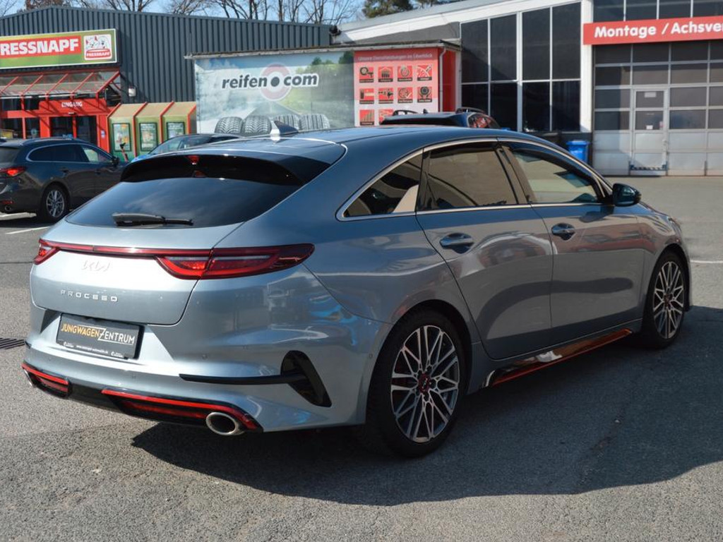 Kia ProCeed