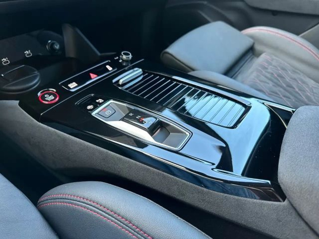Audi SQ6 e-tron