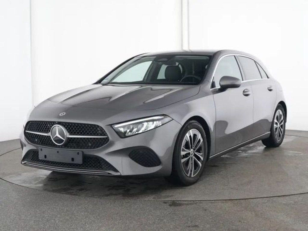 Mercedes-Benz A-Klasse A 200 AHK / LED / LHZ / Kamera