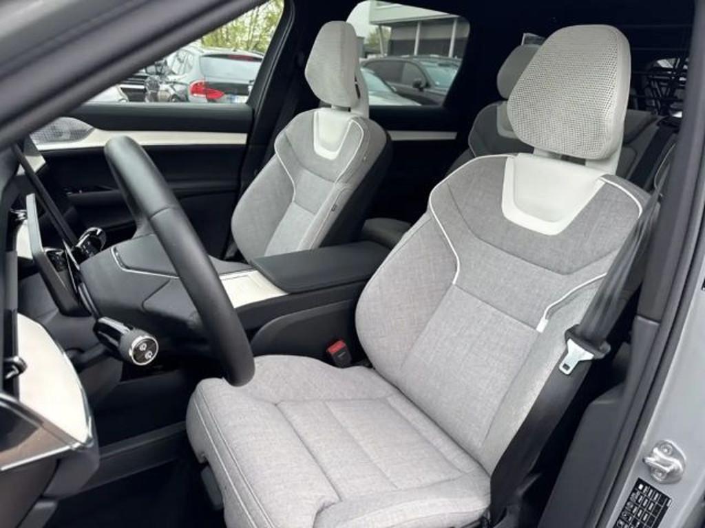 Volvo EX90