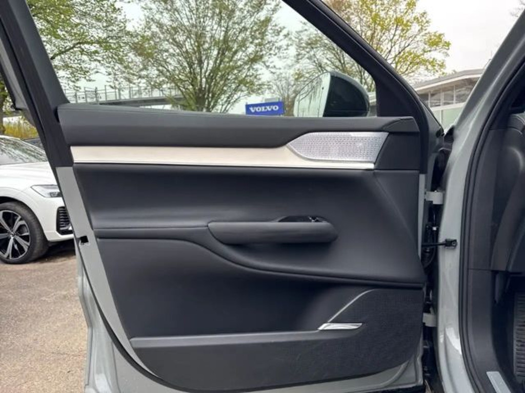 Volvo EX90