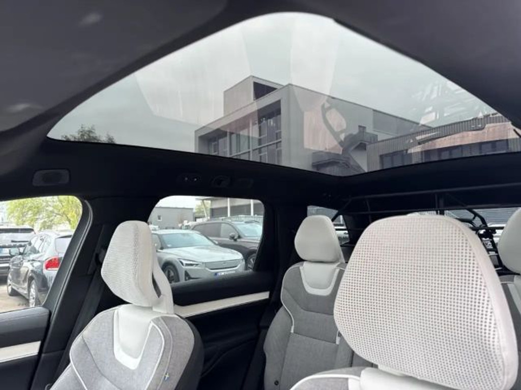 Volvo EX90
