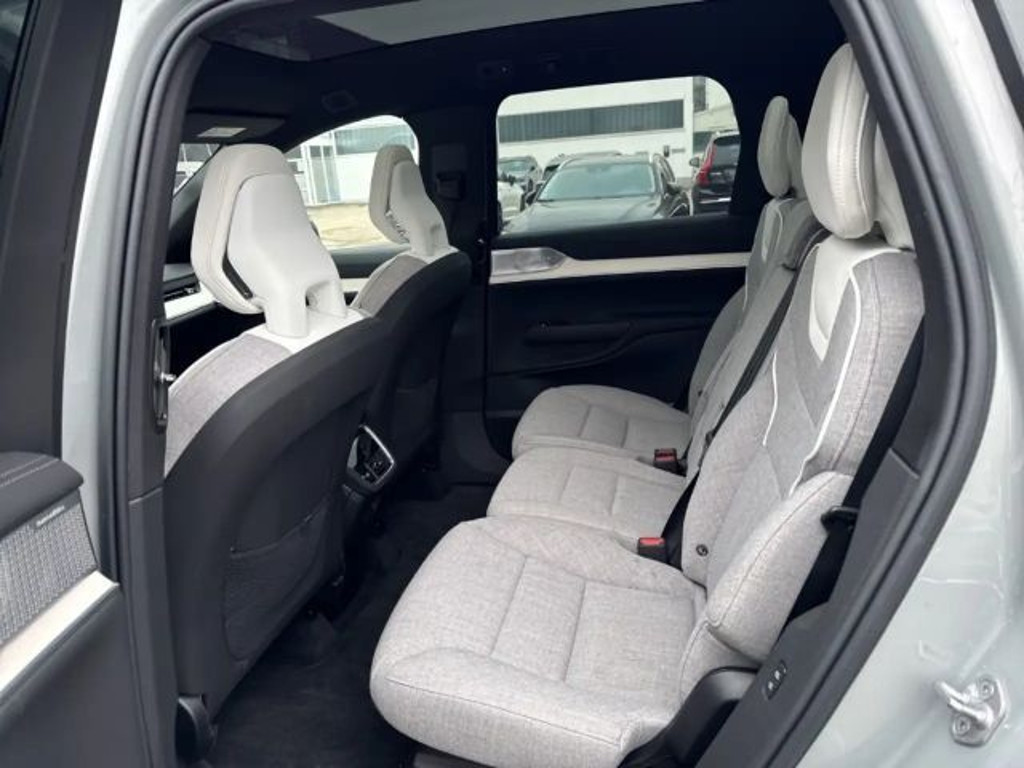 Volvo EX90