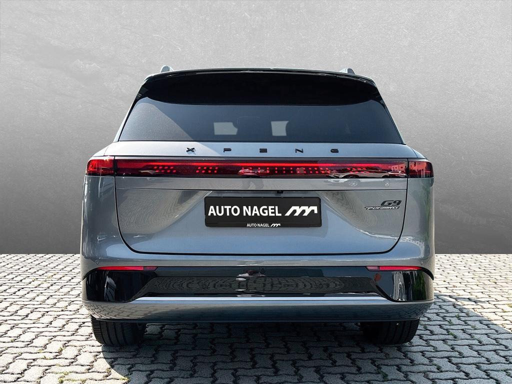 Xpeng G9