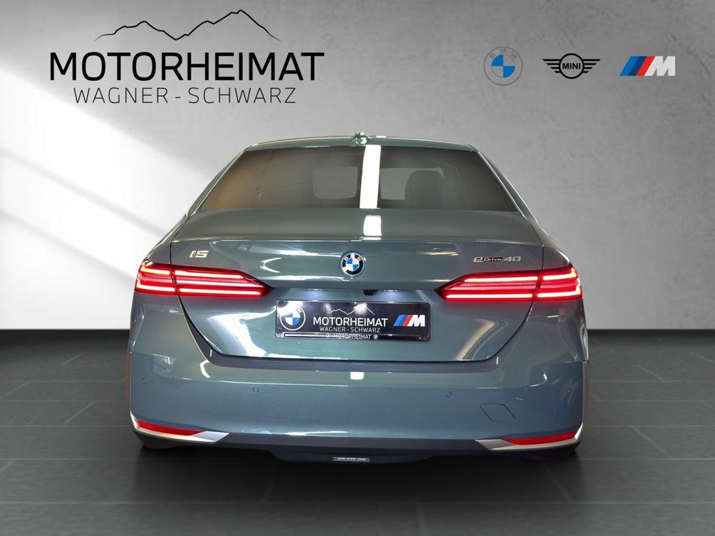 BMW i5