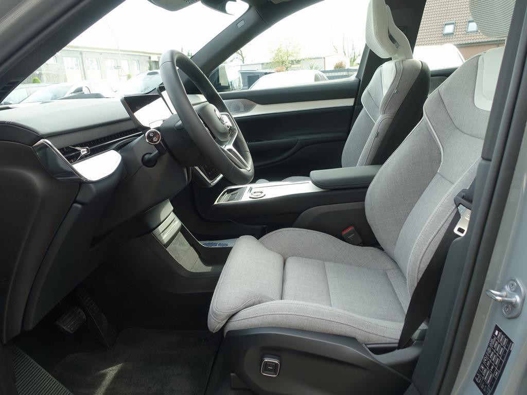 Volvo EX90