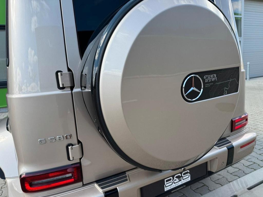 Mercedes-Benz G-Klasse